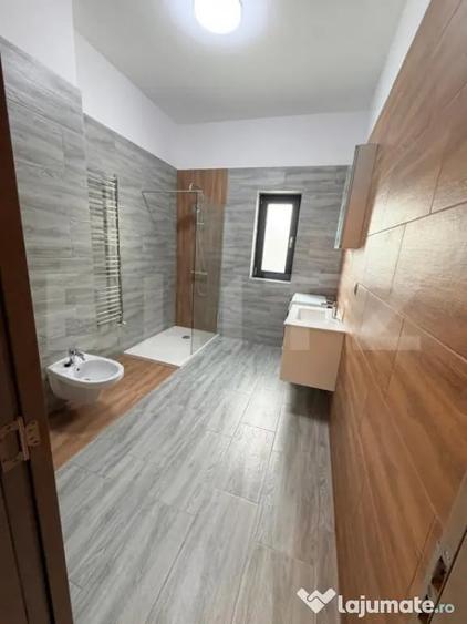 Apartament cu 3 camere decomandat în Tărlungeni