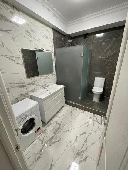 Apartament cu 2 camere semidecomandat în Olteniței