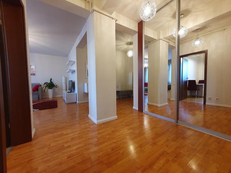 Apartament cu 2 camere decomandat, mobilat în Central