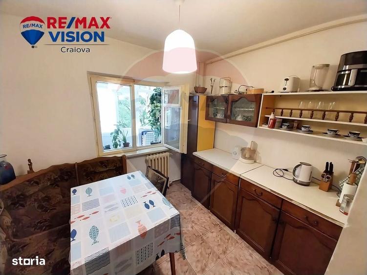 Apartament cu 3 camere decomandat în Valea Rosie