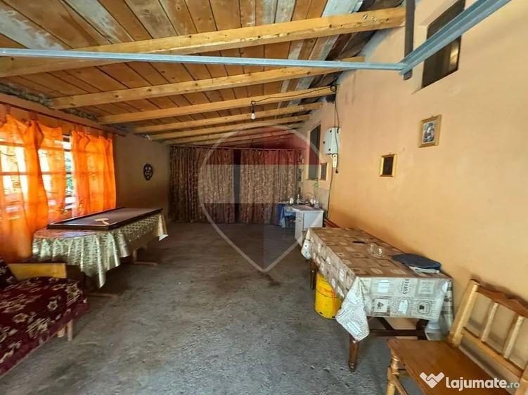 Casă cu 6 camere cu Teren 1526 Mp în Bolotești