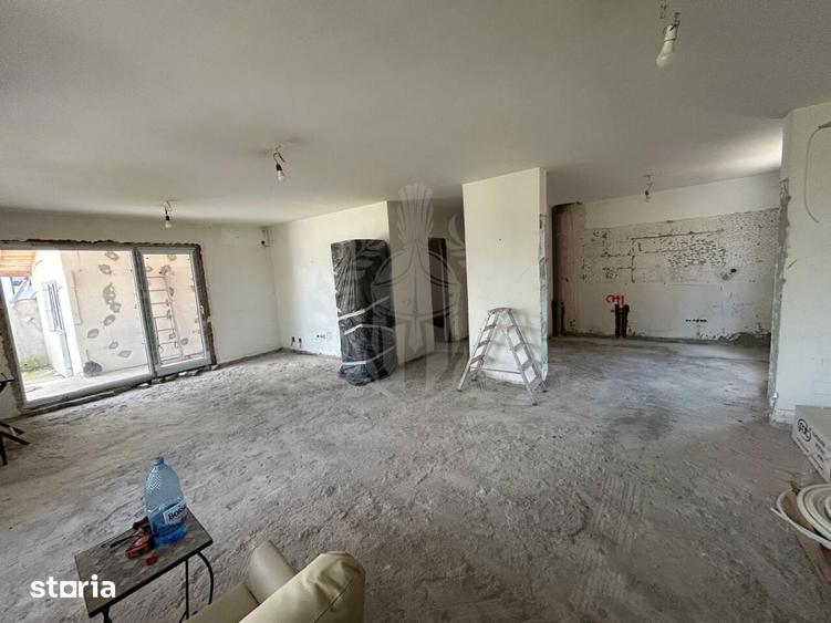 Casă cu 6 camere cu Teren 467 Mp în Crevedia