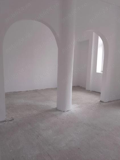 Spațiu comercial, de 100 mp, în Cărpiniș
