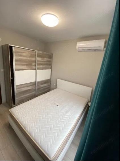 Apartament cu 3 camere decomandat în Berceni