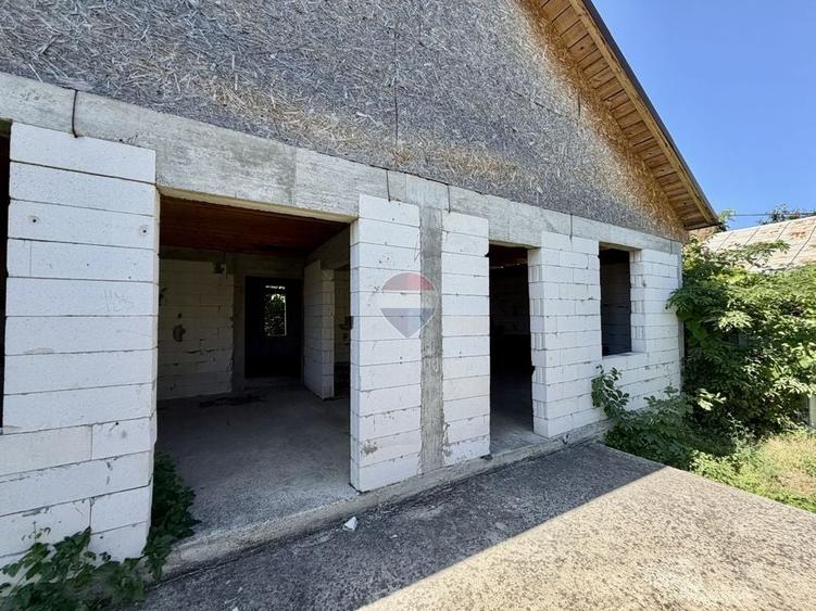 Casă individuală cu 3 camere cu Teren 2802 Mp în Țifești