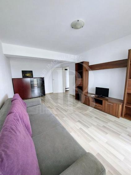 Apartament cu 2 camere decomandat, mobilat în Titan