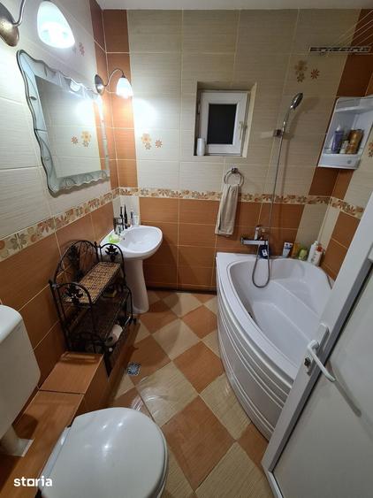 Apartament cu 3 camere decomandat în Galata