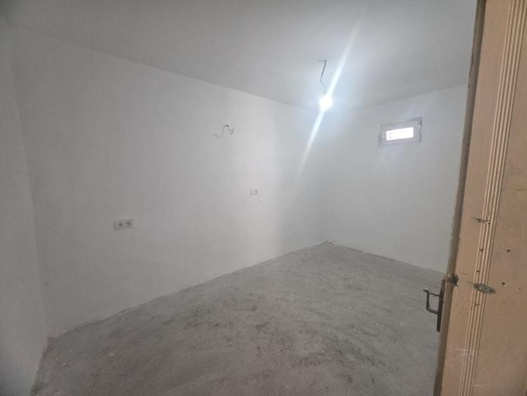 Casă individuală cu 2 camere cu Canalizare în Valea Vinului