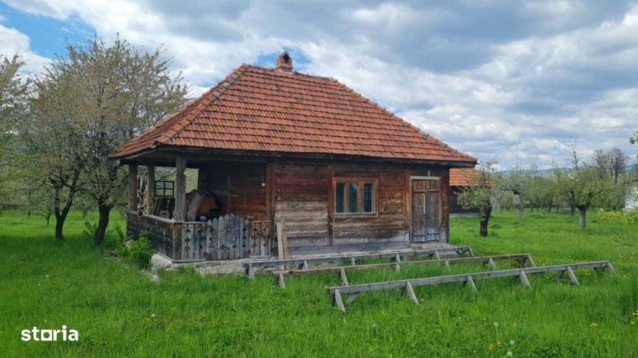 Casă cu 4 camere în Albești