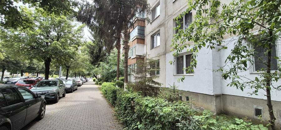 De vanzare ap.3 camere , cart. Tudor- str. Cutezantei - 2
