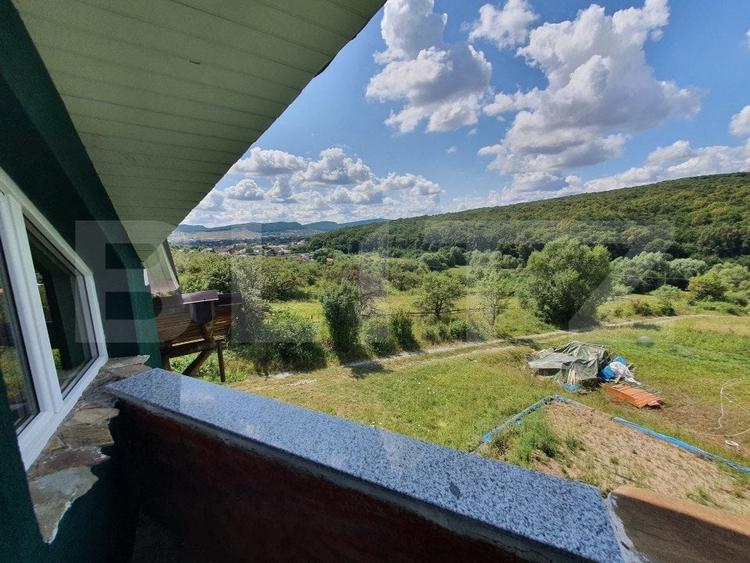 Casă individuală cu 5 camere cu Teren 1500 Mp în Periferie