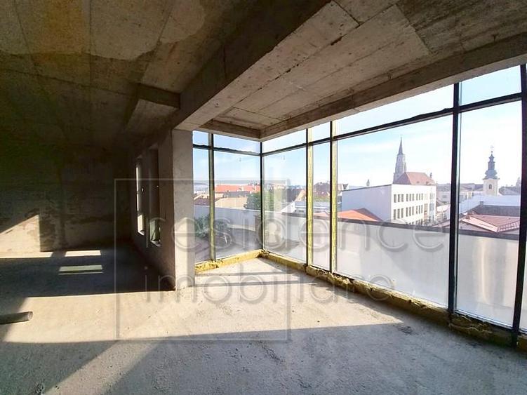 Spațiu comercial, de 1,304 mp, în Ultracentral