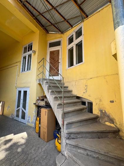 Casă cu Teren 300 Mp în Central