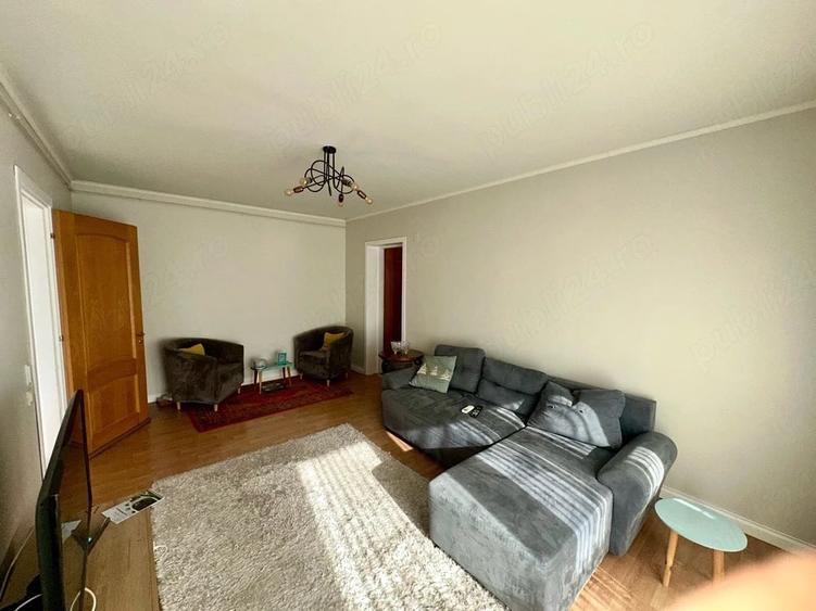 Apartament cu 3 camere semidecomandat în Liviu Rebreanu