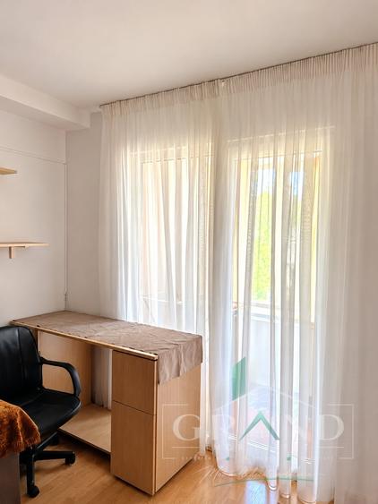 Apartament cu 2 camere semidecomandat, mobilat în Iris