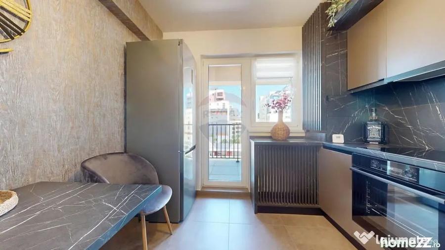 Apartament cu 2 camere decomandat în Noua