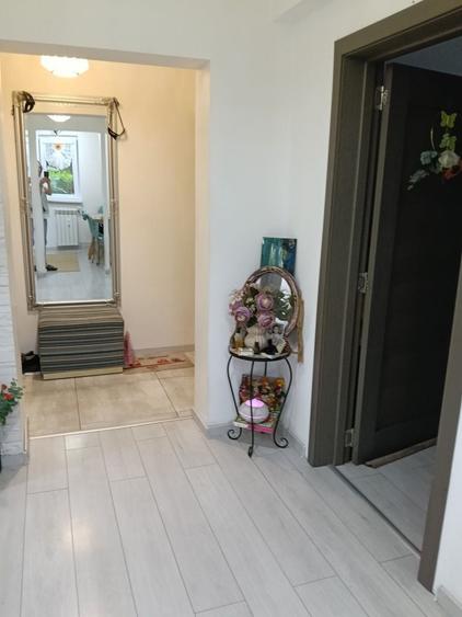 Vand apartament 3 camere, decomandat - 2