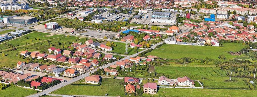 Teren Construcții intravilan de 1300 mp, în Nufărul