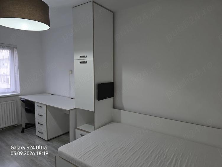 Apartament cu 3 camere decomandat în Astra