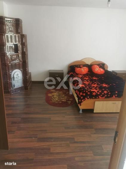 Casă cu 4 camere în Ungureni