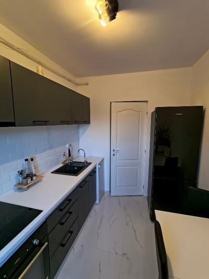 Apartament cu 3 camere decomandat, mobilat în Lunca Cetățuii