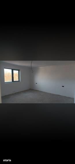 Casă cu 4 camere cu Teren 463 Mp în Costești