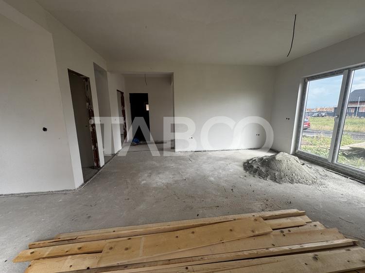 Casă individuală cu 5 camere cu Canalizare în Șura Mică
