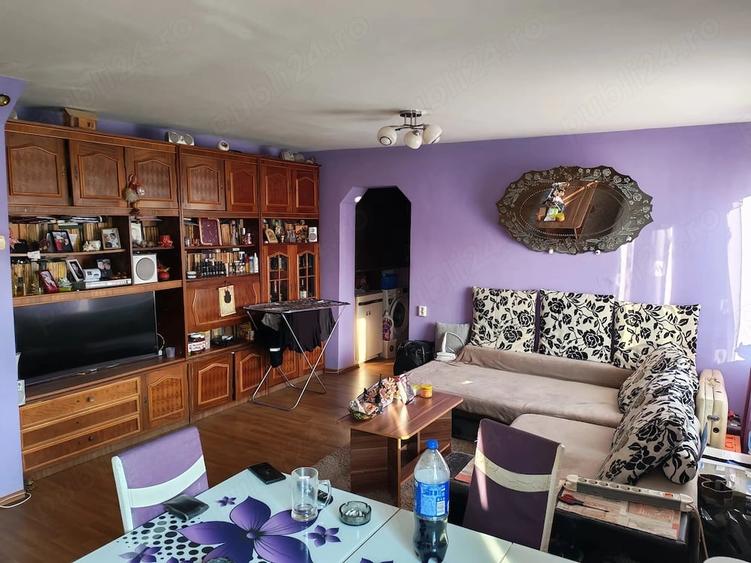 Apartament cu 3 camere semidecomandat în Ultracentral