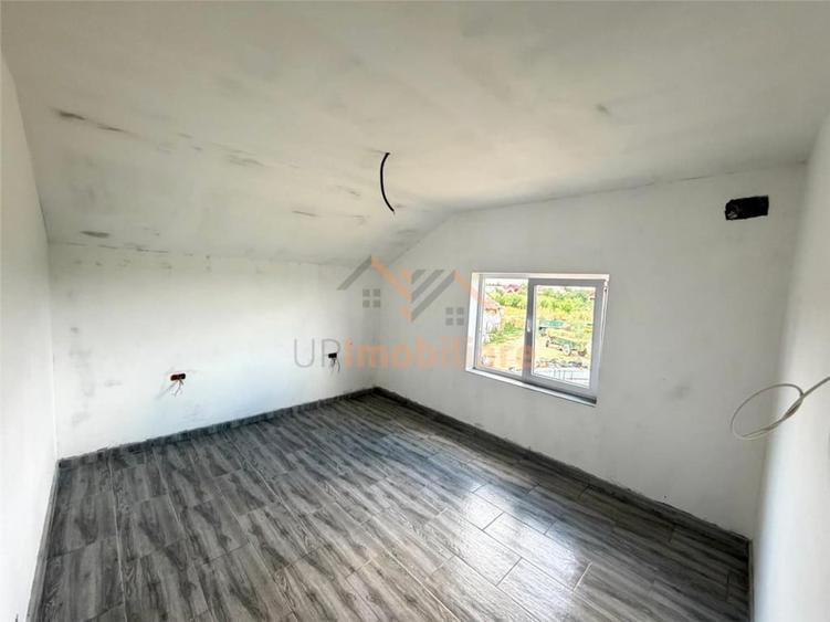 Casă cu 4 camere cu Teren 1439 Mp în Inand