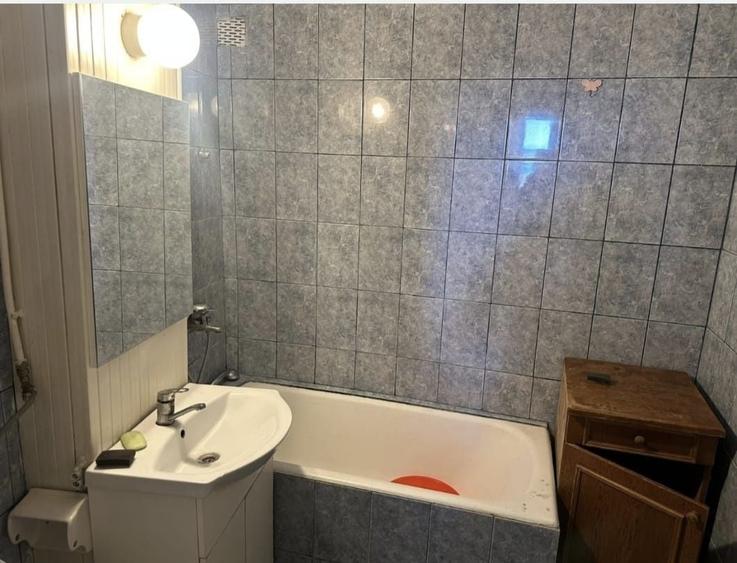 Garsonieră decomandată în Central