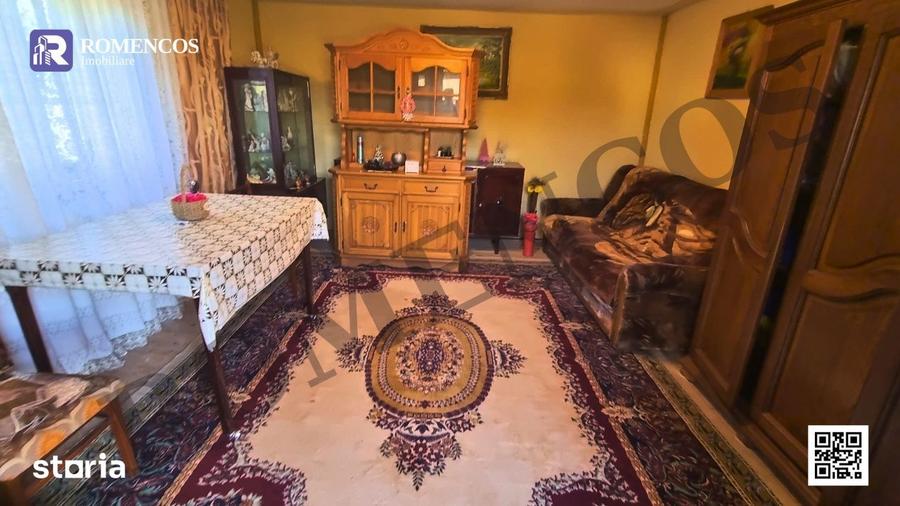 Casă cu 5 camere cu Teren 2558 Mp în Lunca
