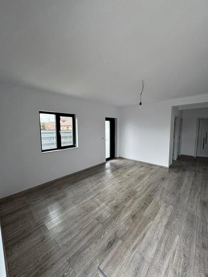 Casă cu Teren 350 Mp în Lunca Cetățuii