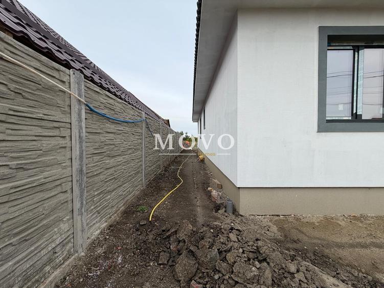 Casă individuală cu 4 camere cu Canalizare în Sânmihaiu Român