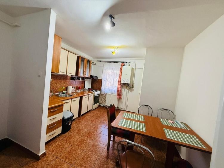 Apartament cu 2 camere semidecomandat, mobilat în Soarelui
