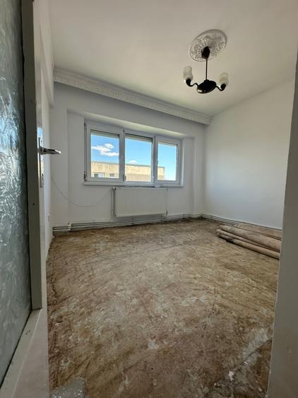 Apartament cu 3 camere decomandat în Barieră