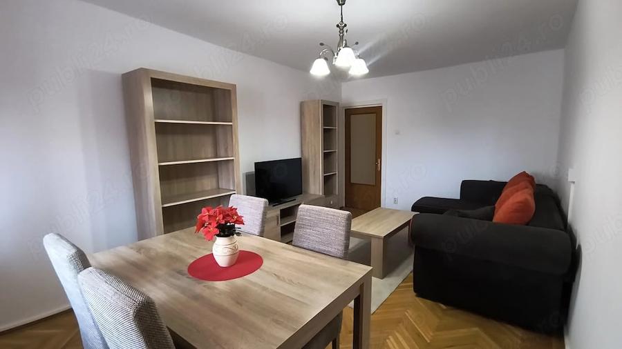 Apartament cu 4 camere decomandat în 1 Mai