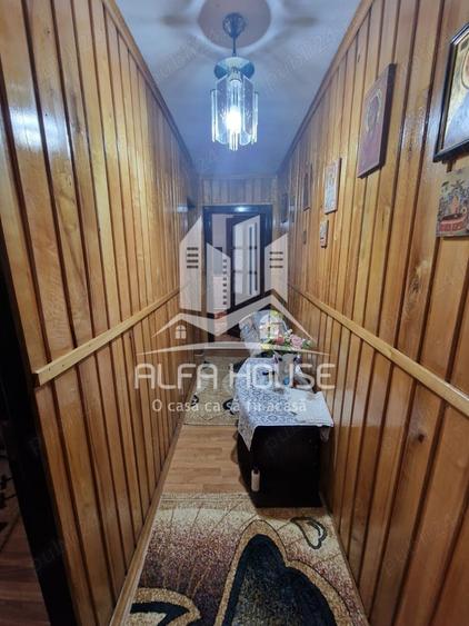 Apartament cu 3 camere semidecomandat în Govândari