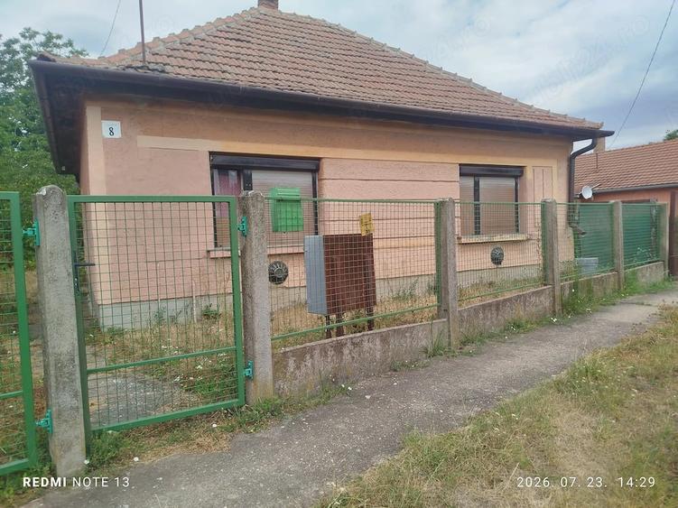 Casă cu 2 camere cu Teren 600 Mp în Central