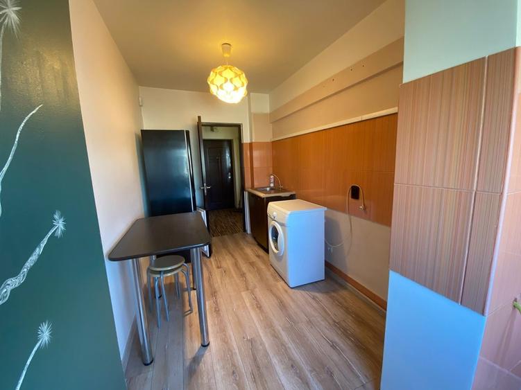 Apartament cu 2 camere semidecomandat, mobilat în Muncii