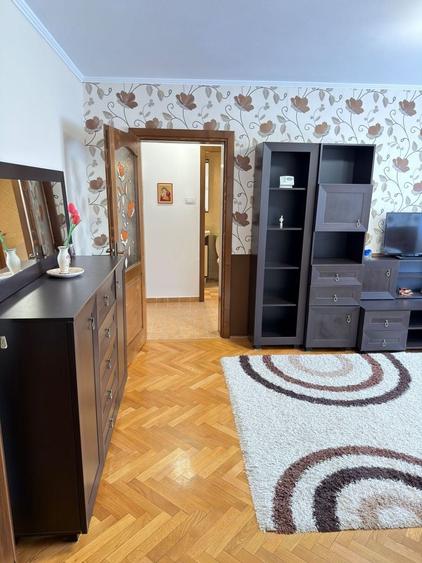Apartament cu 3 camere decomandat, mobilat în Circumvalațiunii