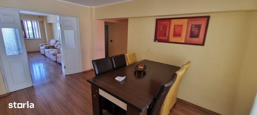 Apartament cu 4 camere în Central