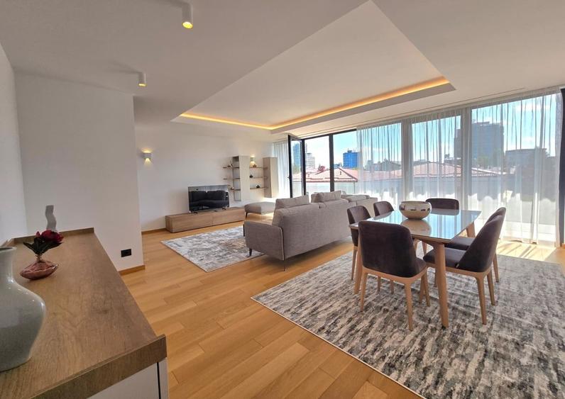 Apartament cu 3 camere în Primăverii