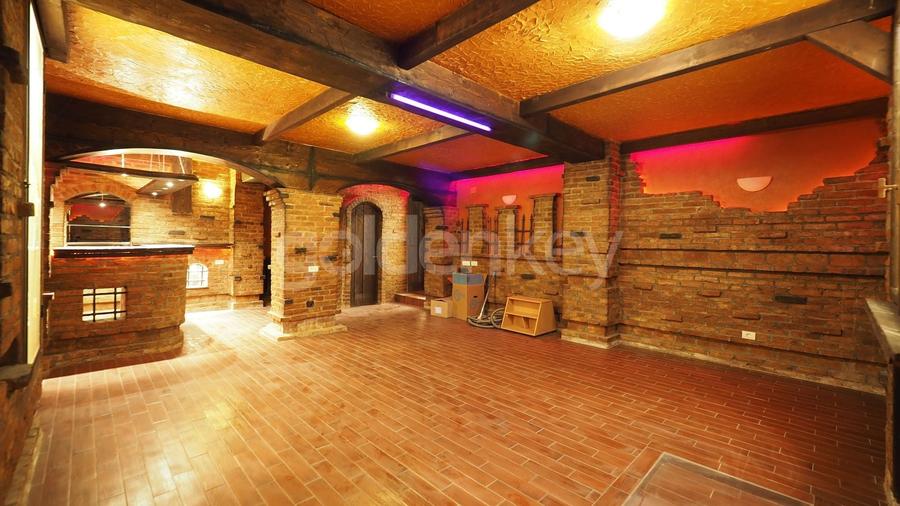 Casă individuală cu 7 camere cu Piscina în Iancu Nicolae