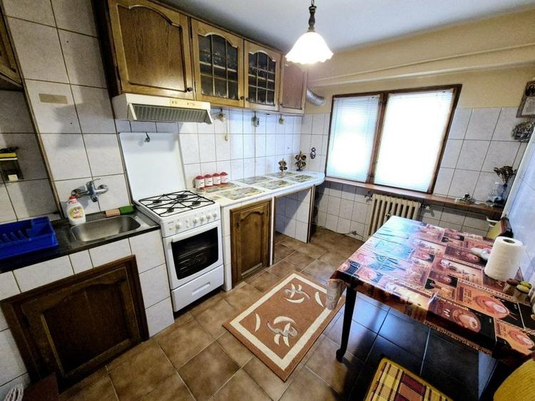 Apartament cu 2 camere decomandat, mobilat în Casa de Cultură