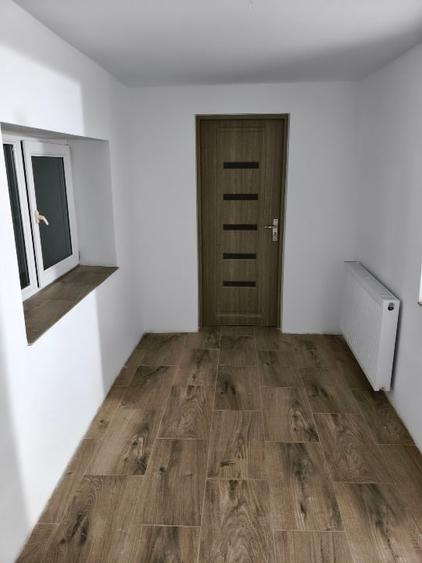 Casă individuală cu 5 camere cu Canalizare în Corbu