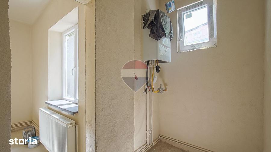 Casă cu 4 camere cu Teren 104 Mp în Central