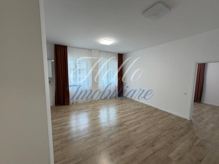 Apartament cu 3 camere decomandat în Florești