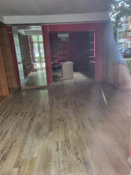Spațiu comercial, de 50 mp, în Central
