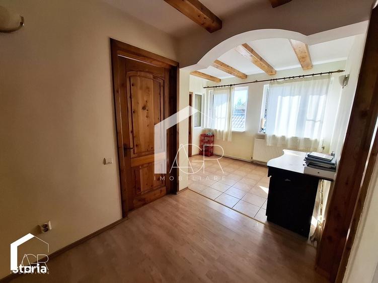 Casă cu 4 camere cu Teren 167 Mp în Republicii