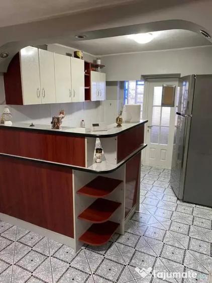 Apartament cu 3 camere decomandat în Obcini